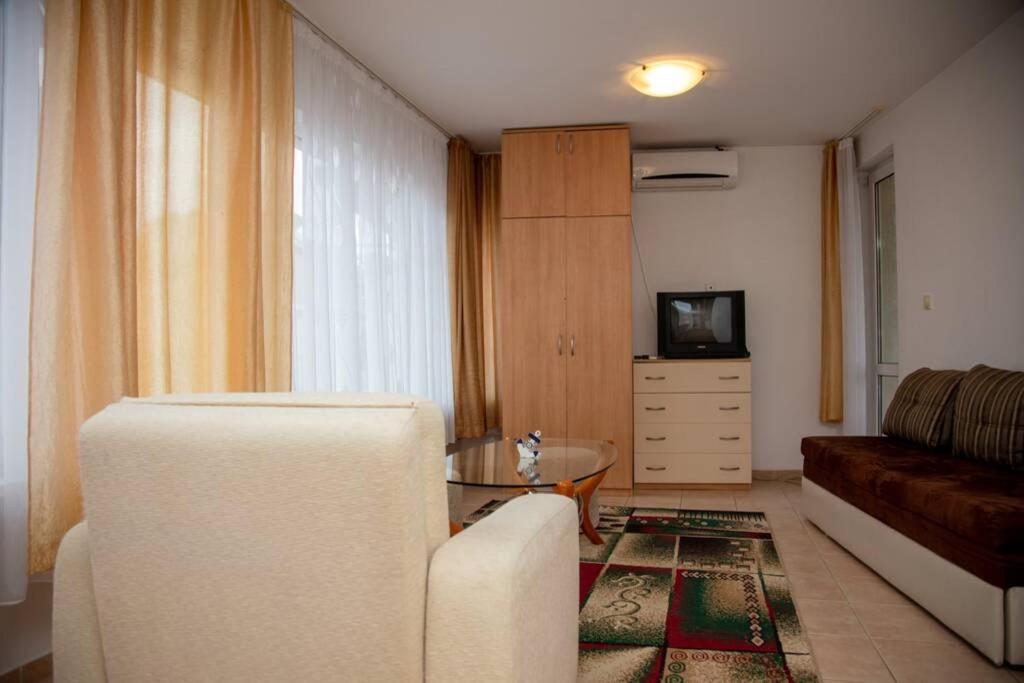 Convenient 1-Bedroom Flat Next To Harmanite Beach Sozopol Exterior foto