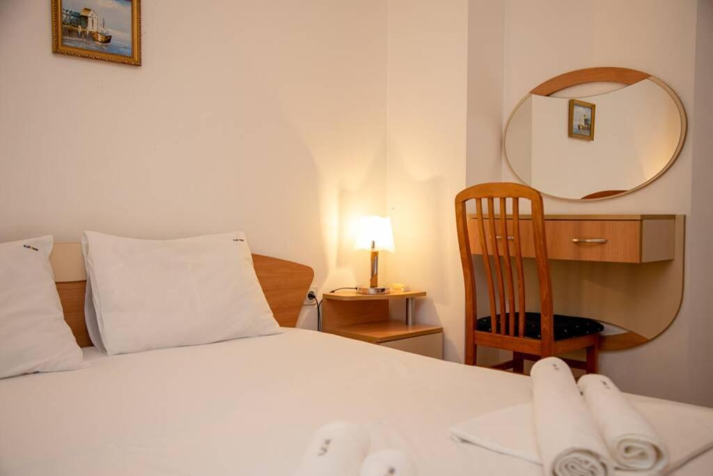 Convenient 1-Bedroom Flat Next To Harmanite Beach Sozopol Exterior foto