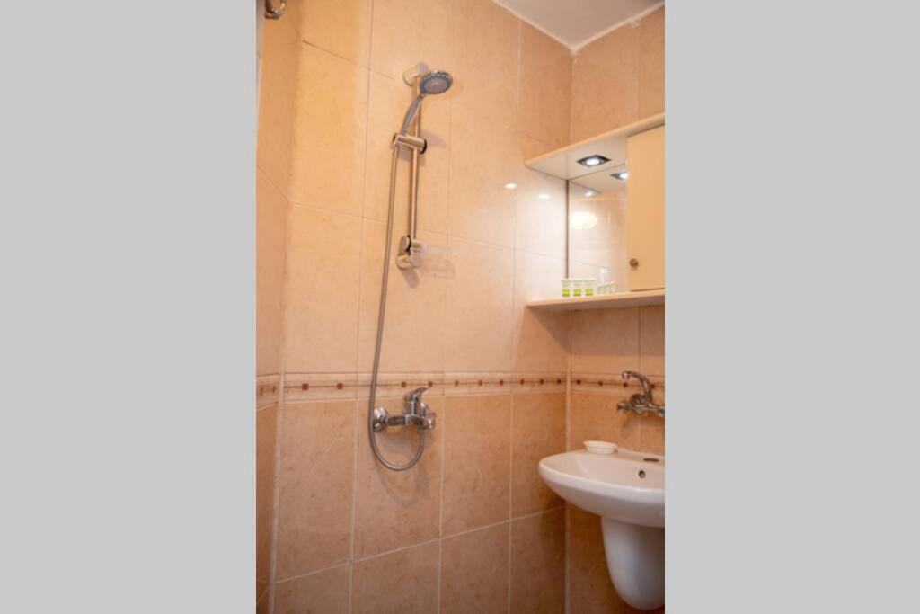 Convenient 1-Bedroom Flat Next To Harmanite Beach Sozopol Exterior foto