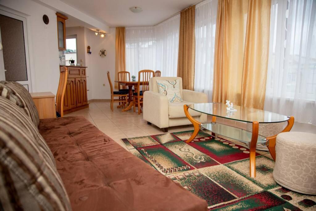 Convenient 1-Bedroom Flat Next To Harmanite Beach Sozopol Exterior foto