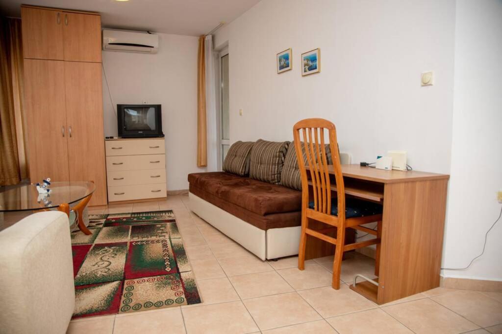 Convenient 1-Bedroom Flat Next To Harmanite Beach Sozopol Exterior foto
